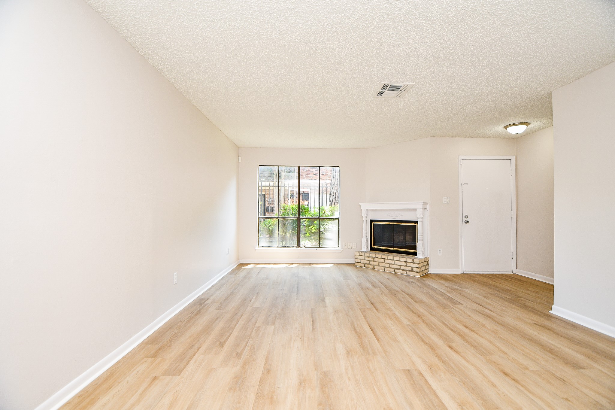 5001 Lamonte Lane, Unit 14 Houston, TX 77092 - Photo 8 of 32