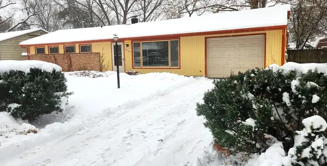 $1,650 | 4705 Highcrest Road, Rockford, IL 61107