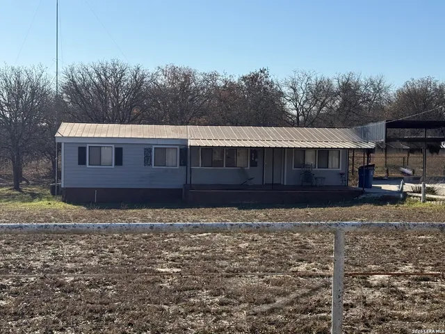 $240,000 | 149 Oak Hill Road, La Vernia, TX 78121