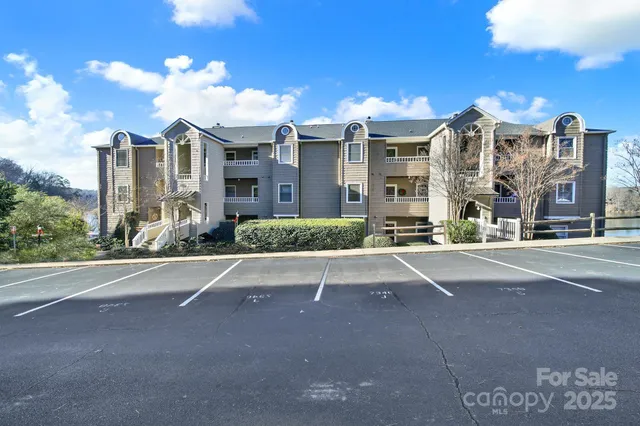 $460,000 | 7340 Lakefront Drive, Unit 12, Charlotte, NC 28278