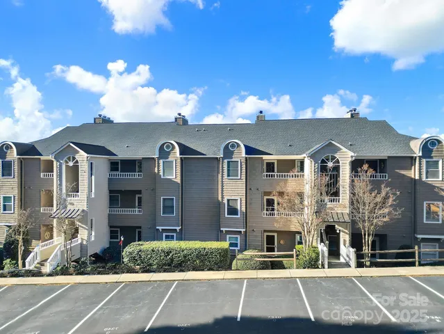 $460,000 | 7340 Lakefront Drive, Unit 12, Charlotte, NC 28278