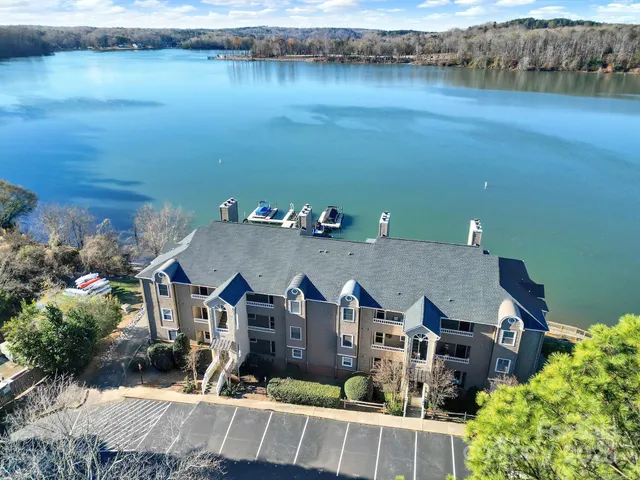 $460,000 | 7340 Lakefront Drive, Unit 12, Charlotte, NC 28278