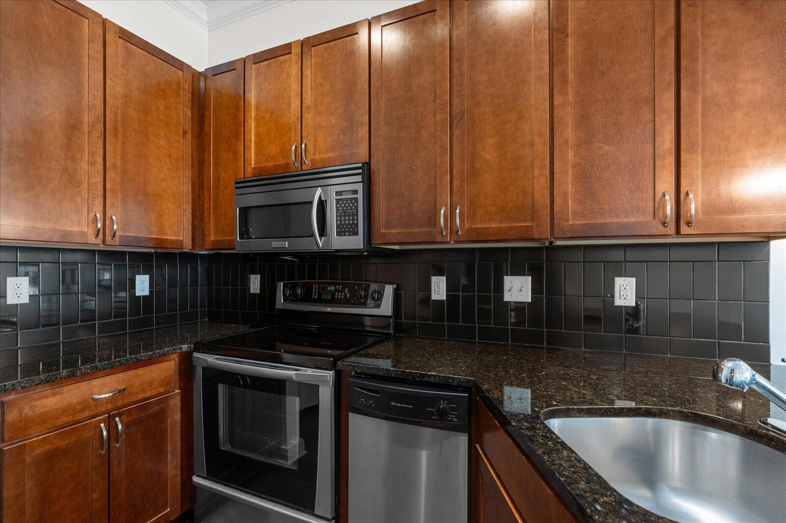 129 Walnut Street, Unit 212 Chattanooga, TN 37403 - Photo 3 of 25 04-129 Walnut St #212-4