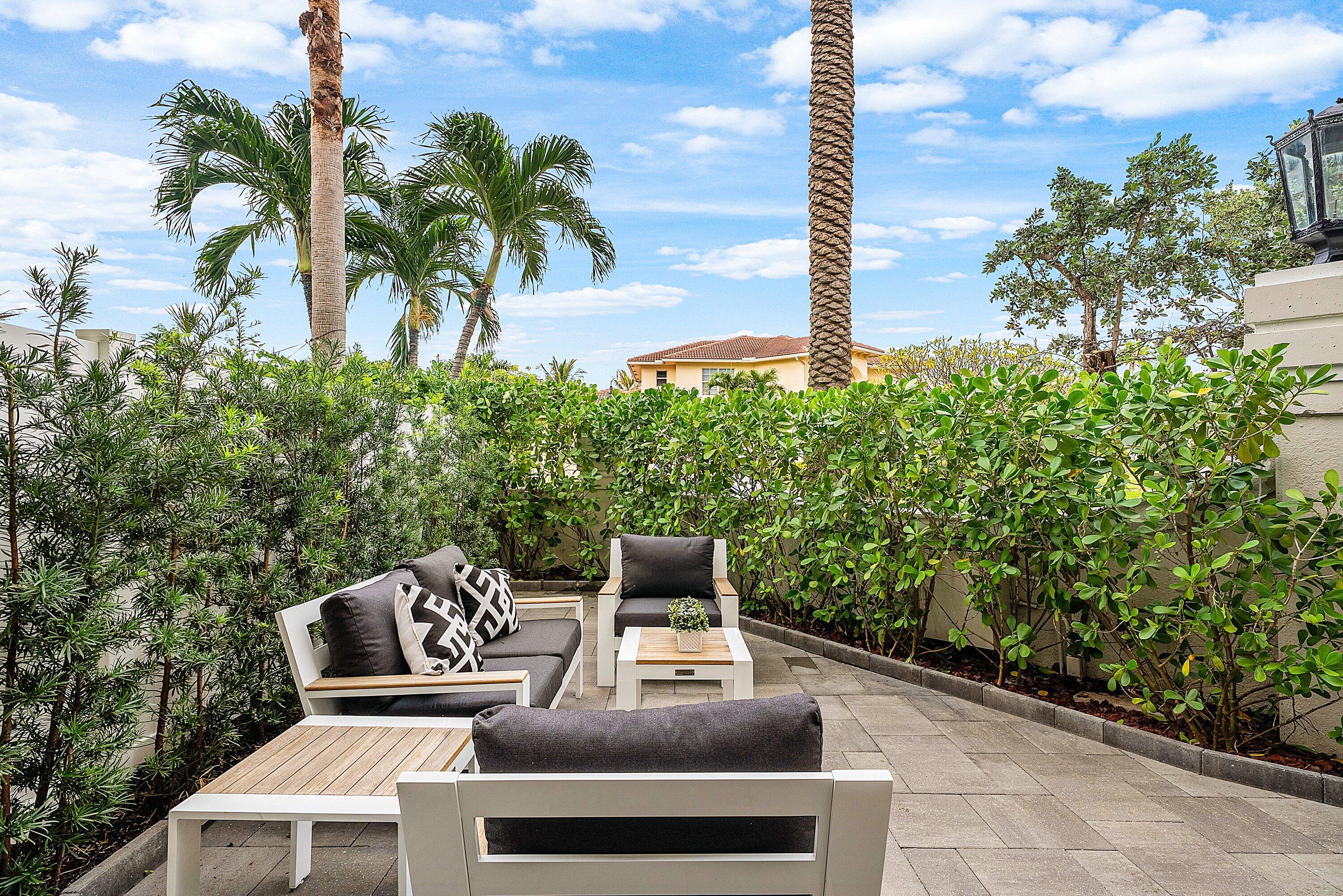 1792 Bay Drive, Unit 27 Pompano Beach, FL 33062 - Photo 35 of 51 a outdoor view with a sitting space