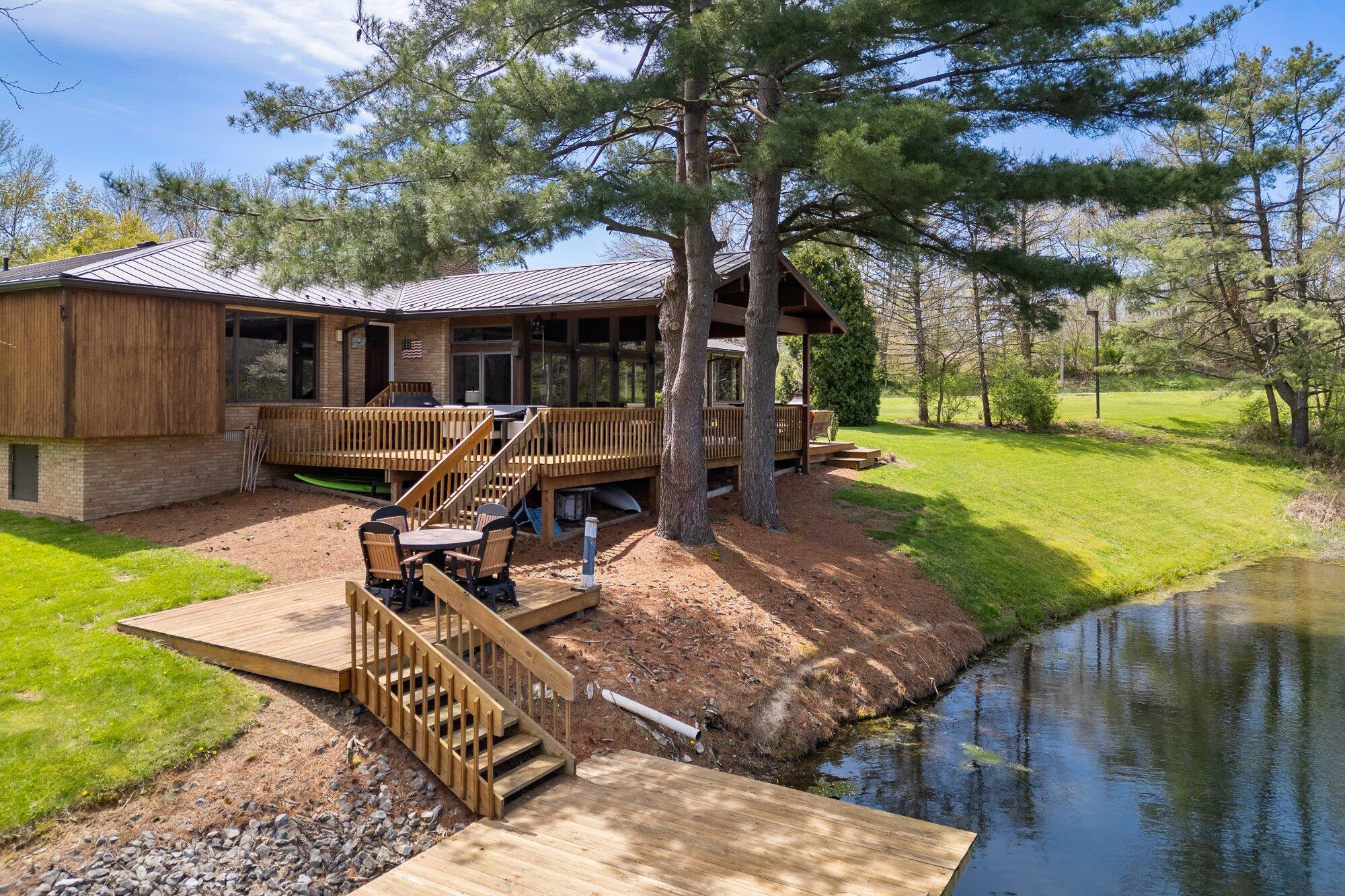 1225 Pleasant Valley Road Mansfield, OH 44903 - Photo 77 of 96 03-aer-deck-2
