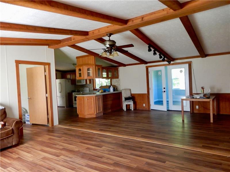 1082 South Lake Road Mercer, PA 16137 - Photo 11 of 25
