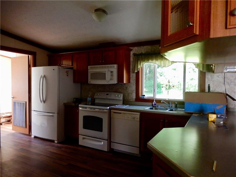 1082 South Lake Road Mercer, PA 16137 - Photo 4 of 25