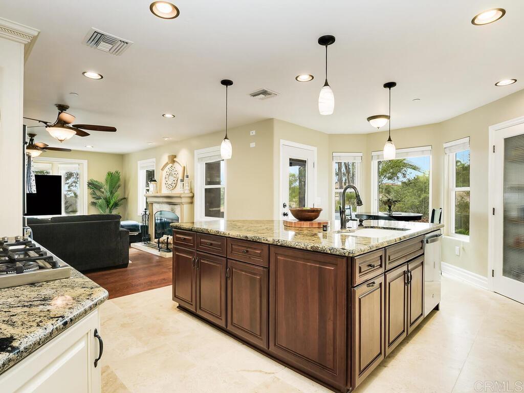 3347 Yucca Terrace Fallbrook, CA 92028 - Photo 14 of 75 Kitchen