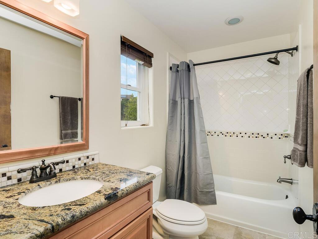3347 Yucca Terrace Fallbrook, CA 92028 - Photo 30 of 75 Frist floor ensuite bathroom