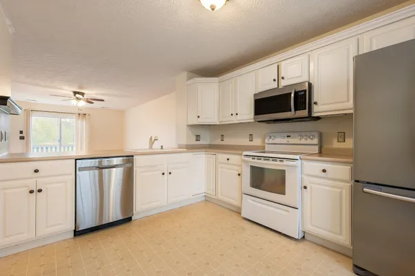 $265,000 | 160 Willow Oak Drive Northwest, Christiansburg, VA 24073