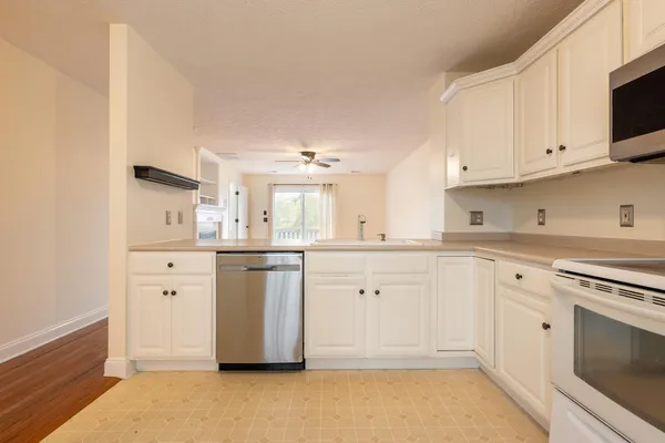 $265,000 | 160 Willow Oak Drive Northwest, Christiansburg, VA 24073