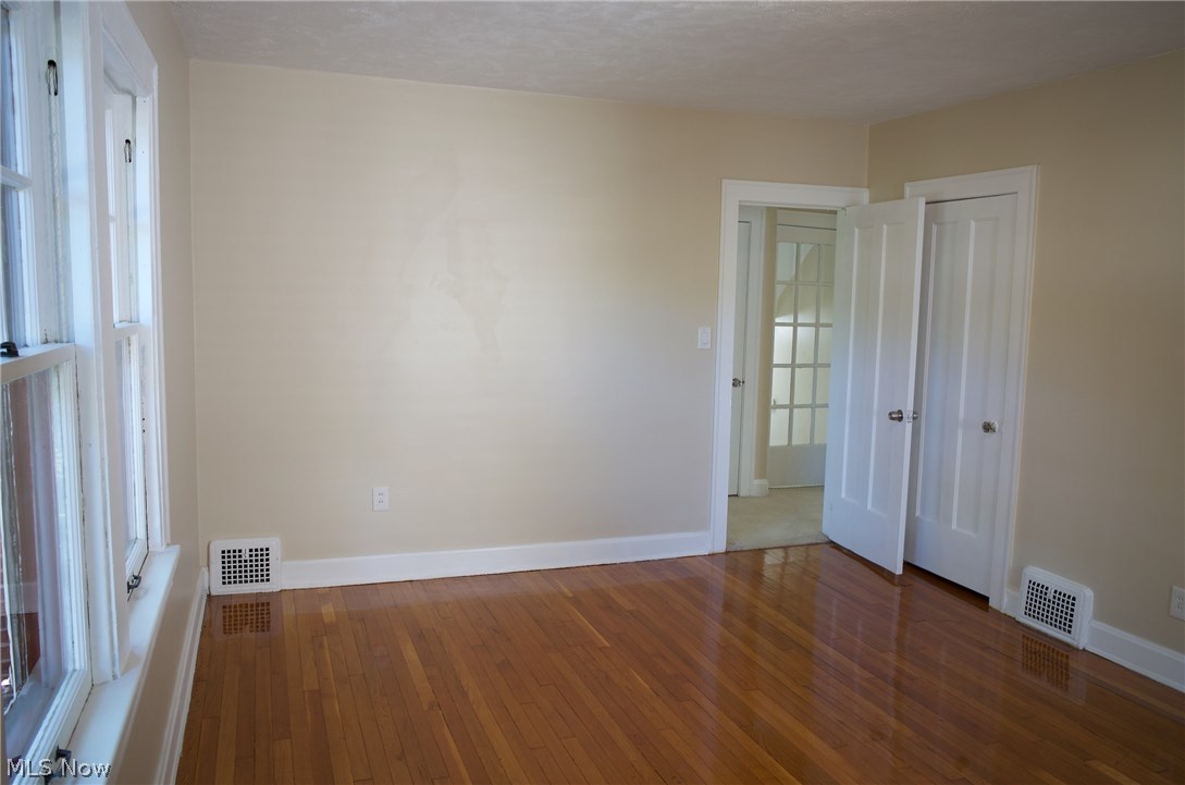882 Cambridge Road Cleveland Heights, OH 44121 - Photo 11 of 20
