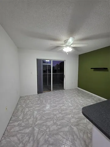 $2,175 | 9470 Tangerine Place, Unit 208, Davie, FL 33324