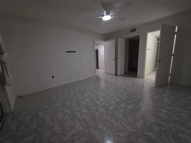 $2,175 | 9470 Tangerine Place, Unit 208, Davie, FL 33324