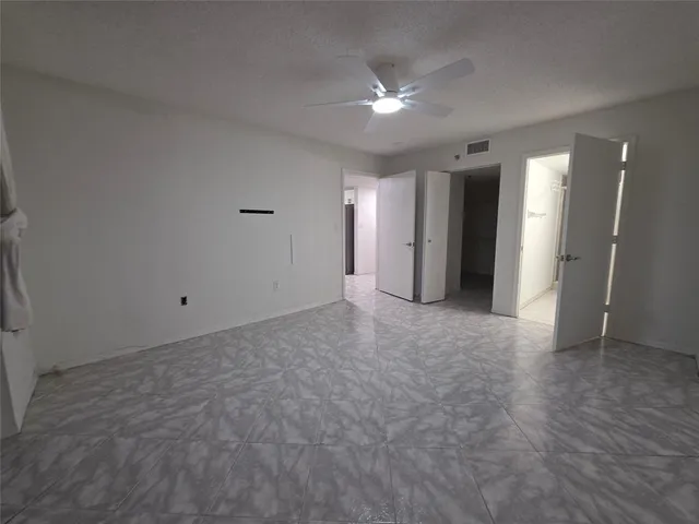 $2,175 | 9470 Tangerine Place, Unit 208, Davie, FL 33324