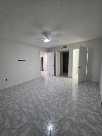 $2,175 | 9470 Tangerine Place, Unit 208, Davie, FL 33324