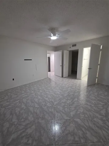 $2,175 | 9470 Tangerine Place, Unit 208, Davie, FL 33324