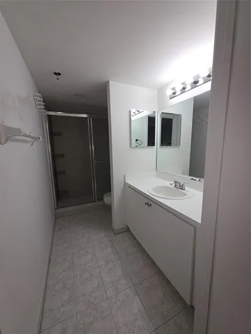 $2,175 | 9470 Tangerine Place, Unit 208, Davie, FL 33324