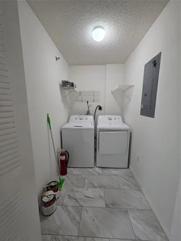 $2,175 | 9470 Tangerine Place, Unit 208, Davie, FL 33324