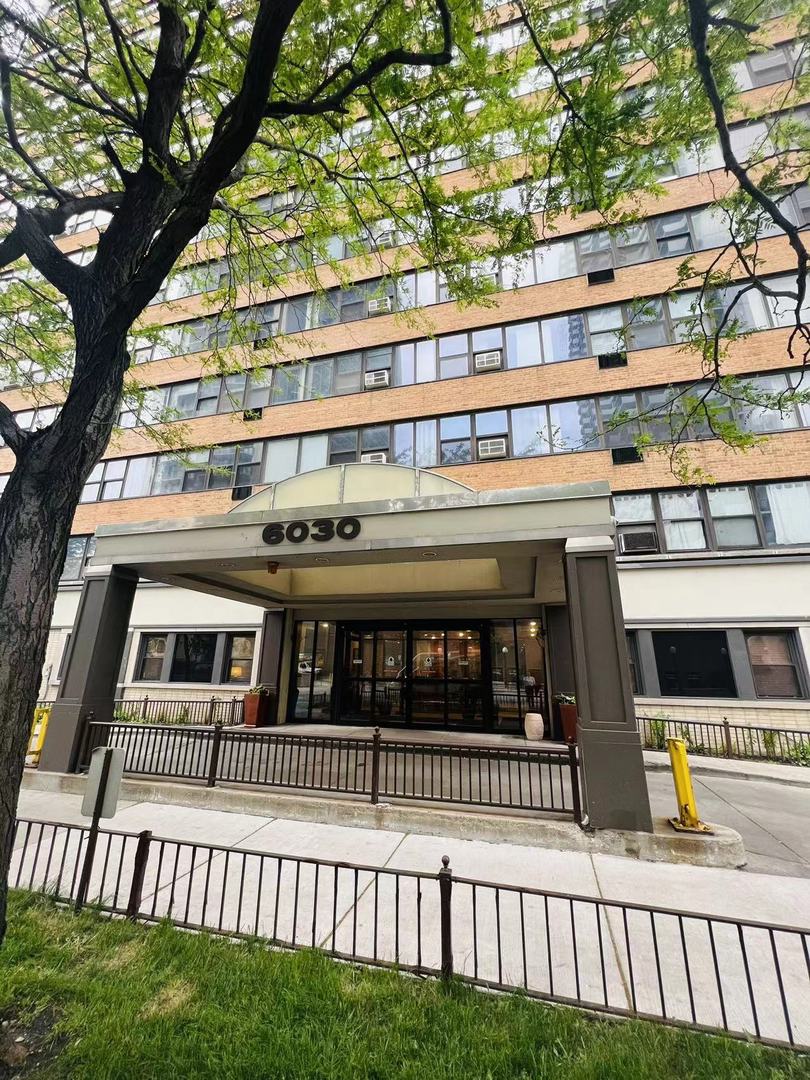 6030 North Sheridan Road, Unit 811 Chicago, IL 60660 - Photo 1 of 6 a view of a building from a balcony