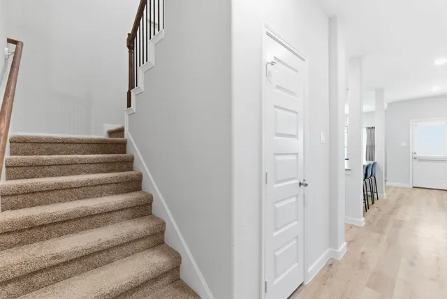 a view of entryway with a front door