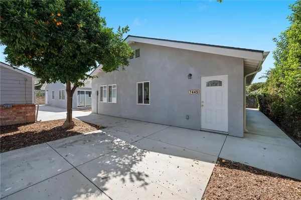 $3,495 | 7445 1/2 Balcom Avenue, Reseda, CA 91335