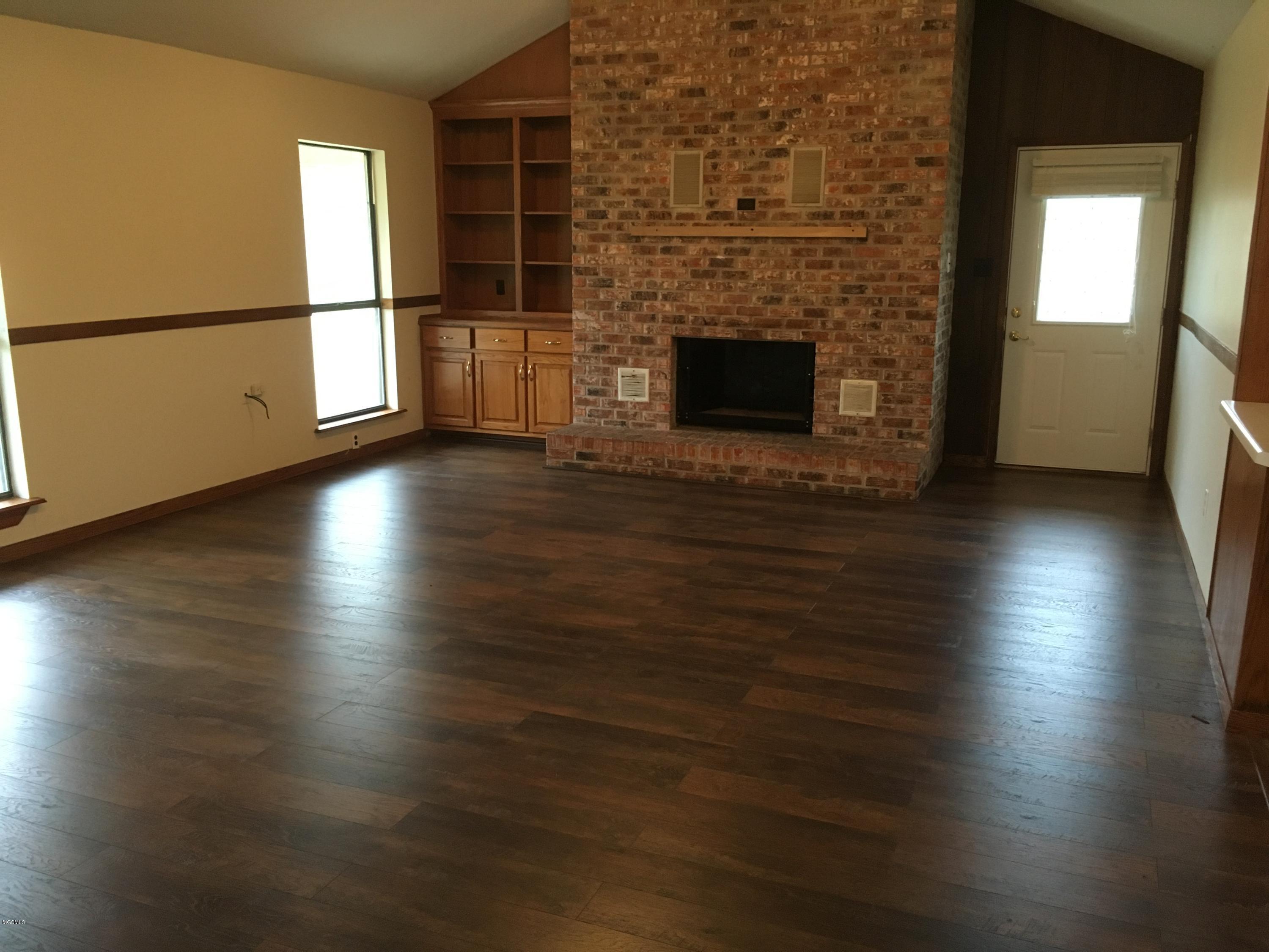 6305 Tanner Williams Road Lucedale, MS 39452 - Photo 3 of 8 Living Room