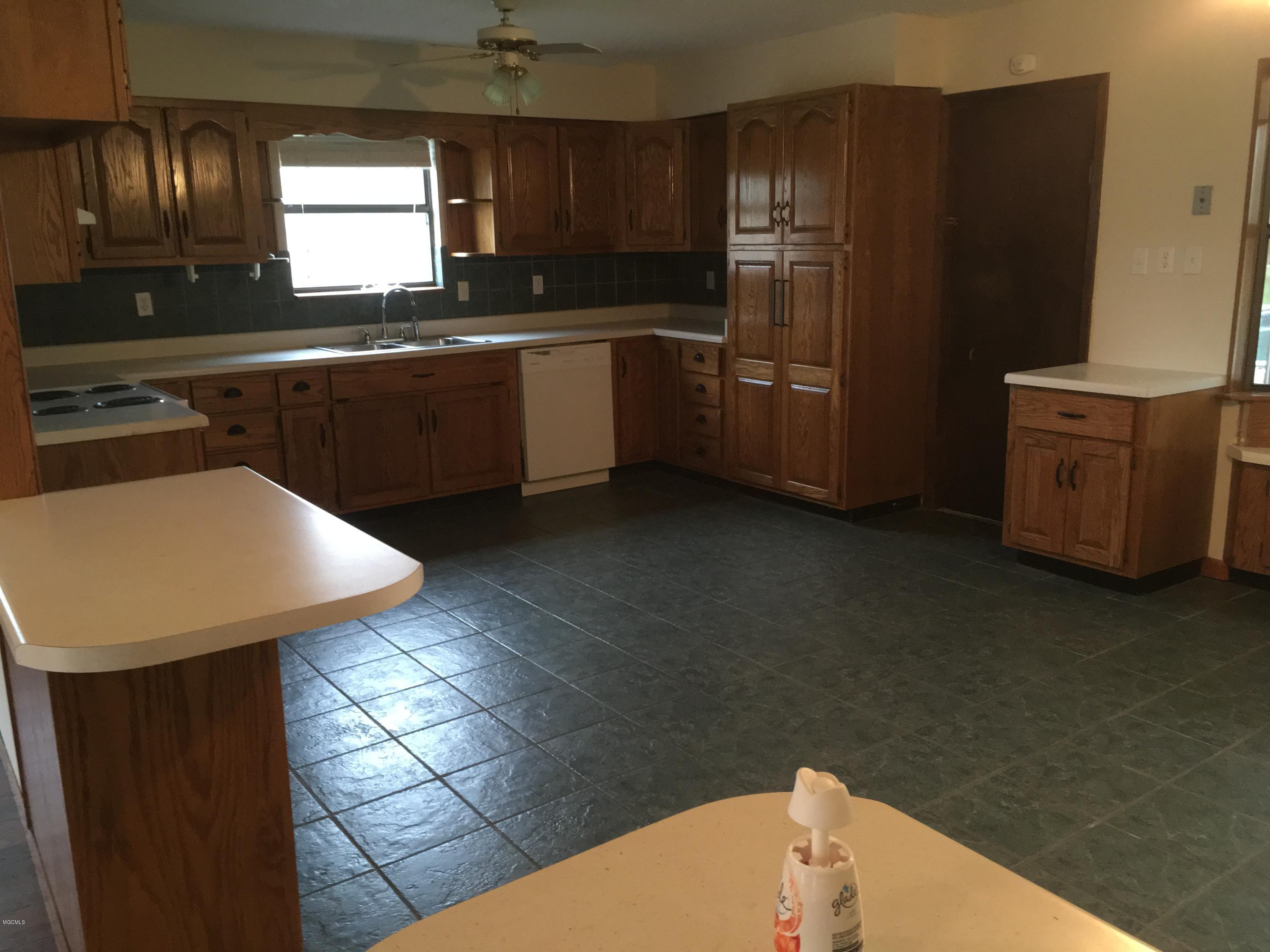 6305 Tanner Williams Road Lucedale, MS 39452 - Photo 4 of 8 Kitchen