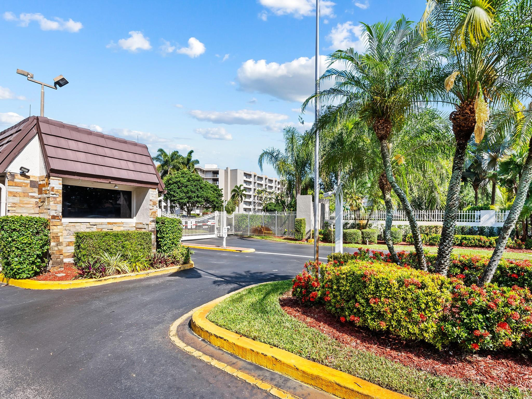 3930 Inverrary Boulevard, Unit 606D Lauderhill, FL 33319 - Photo 19 of 21 Photo 19