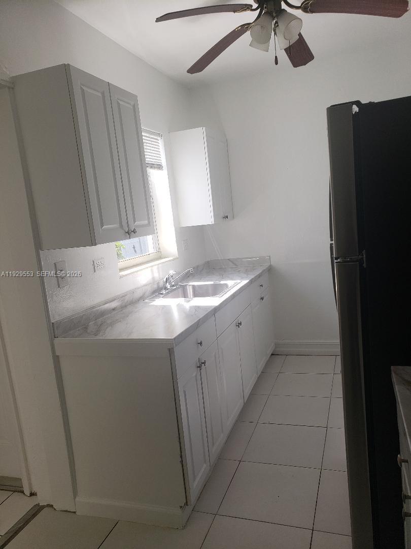 2149 Northeast 179th Street North Miami Beach, FL 33162 - Photo 6 of 15 VERY BRIGHT KITCHEN