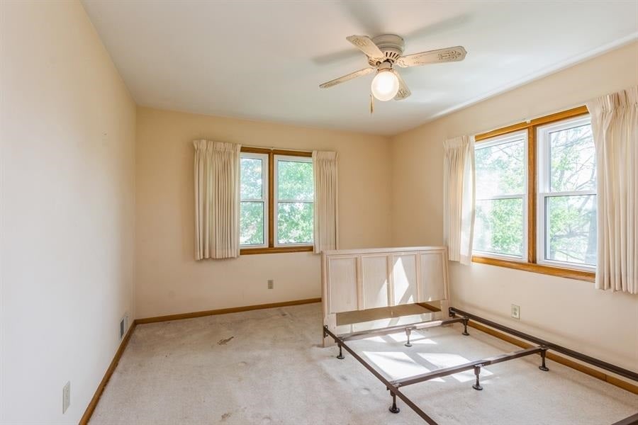 6401 Dean Road Southwest Cedar Rapids, IA 52404 - Photo 11 of 36 Gallery Image 11