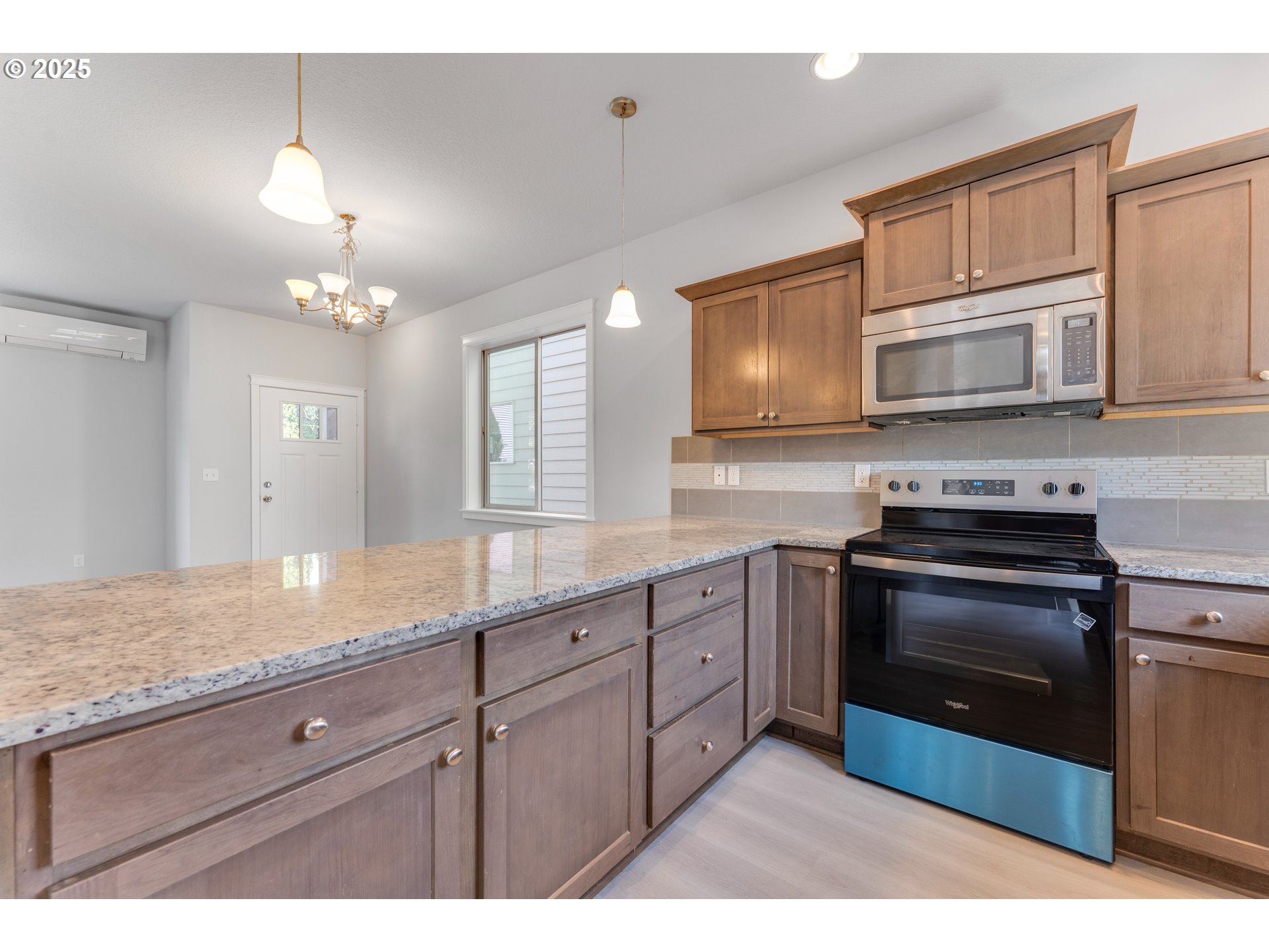 17748 Southwest Breda Court Beaverton, OR 97003 - Photo 12 of 28