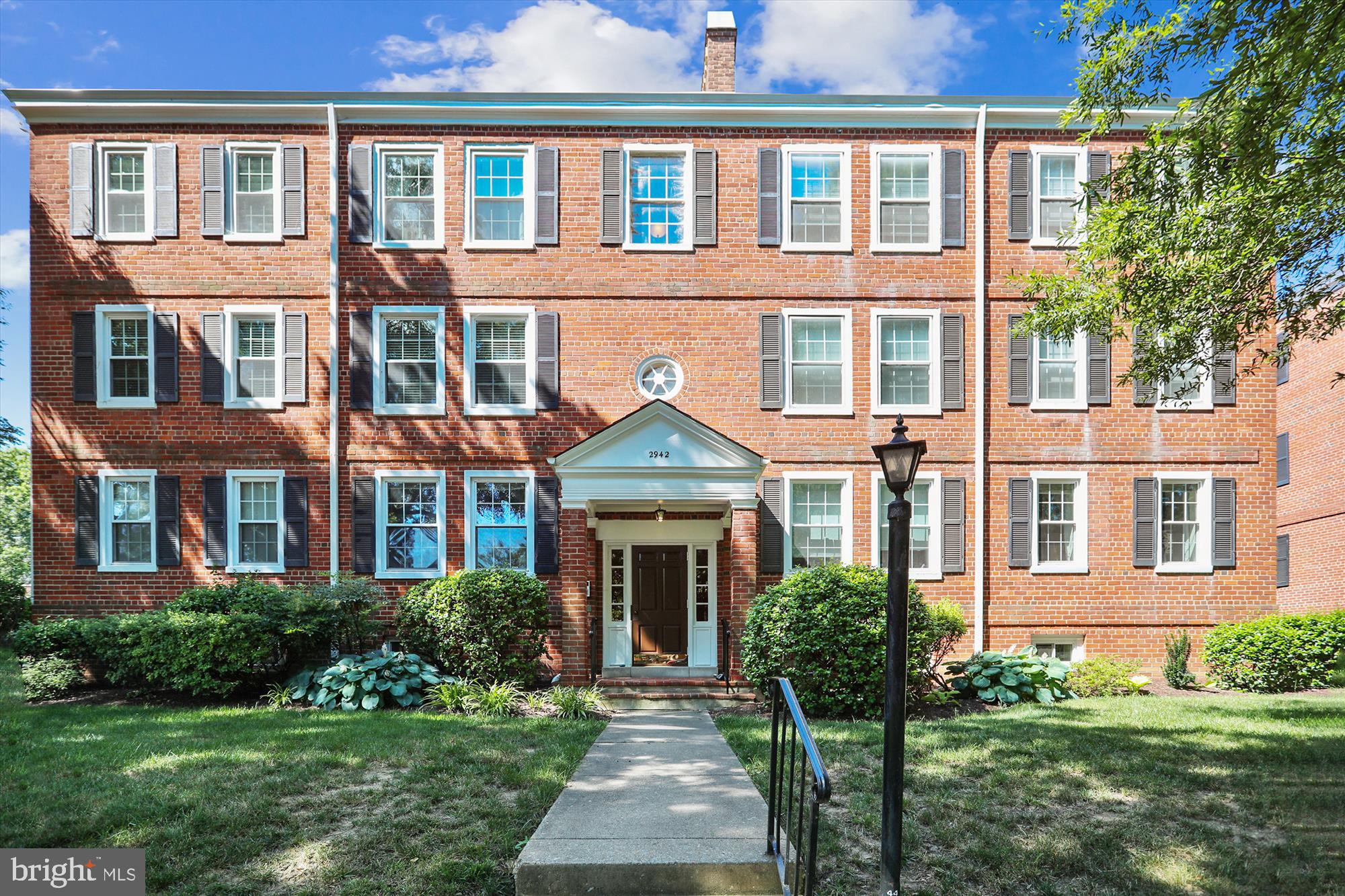 2942 South Columbus Street, Unit A2 Arlington, VA 22206 - Photo 1 of 26 Welcome home!