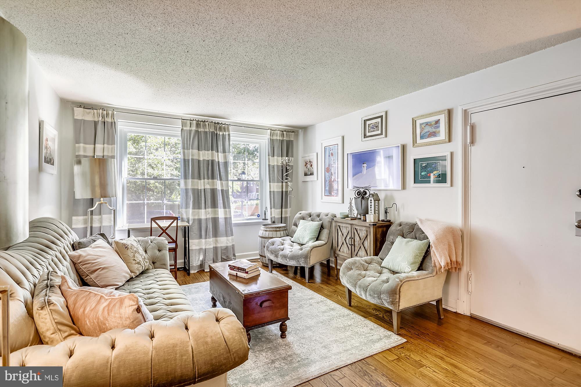 2942 South Columbus Street, Unit A2 Arlington, VA 22206 - Photo 3 of 26 Accented w/ richly stained floors