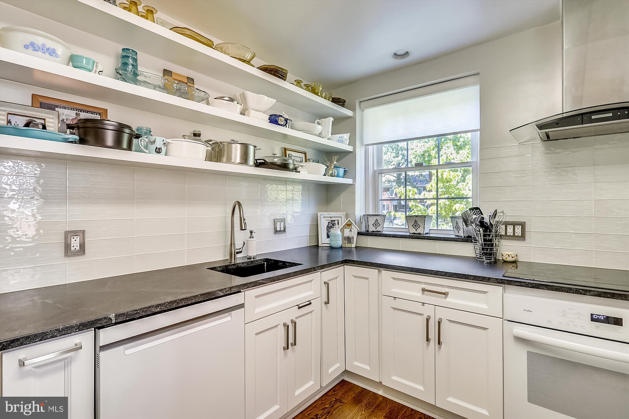 2942 South Columbus Street, Unit A2 Arlington, VA 22206 - Photo 7 of 26 W/ contemporary open shelving