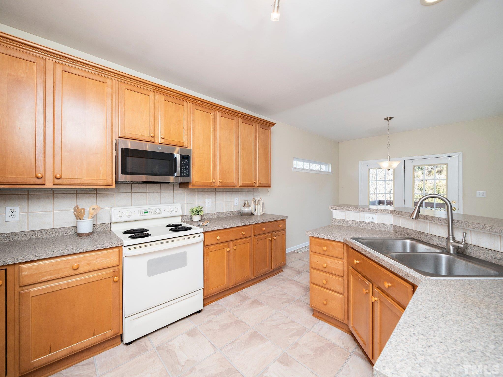 3606 Pritchard Court Raleigh, NC 27616 - Photo 13 of 28 Gallery Image 13