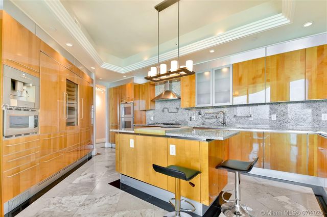 $2,850,000 | 16051 Collins Avenue, Unit 2204, Sunny Isles Beach, FL 33160