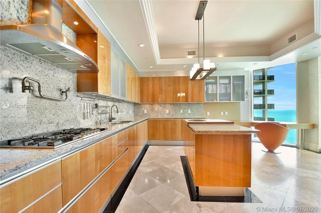 $2,850,000 | 16051 Collins Avenue, Unit 2204, Sunny Isles Beach, FL 33160