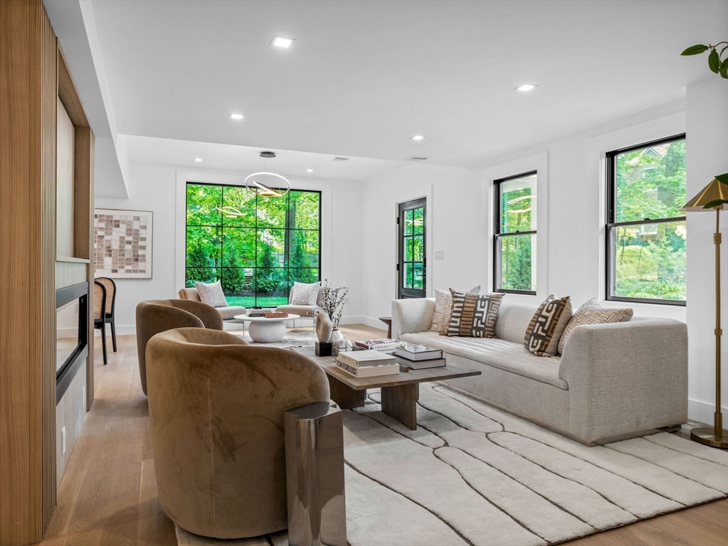 8 Wiswall Circle, Unit 8 Wellesley, MA 02482 - Photo 3 of 24