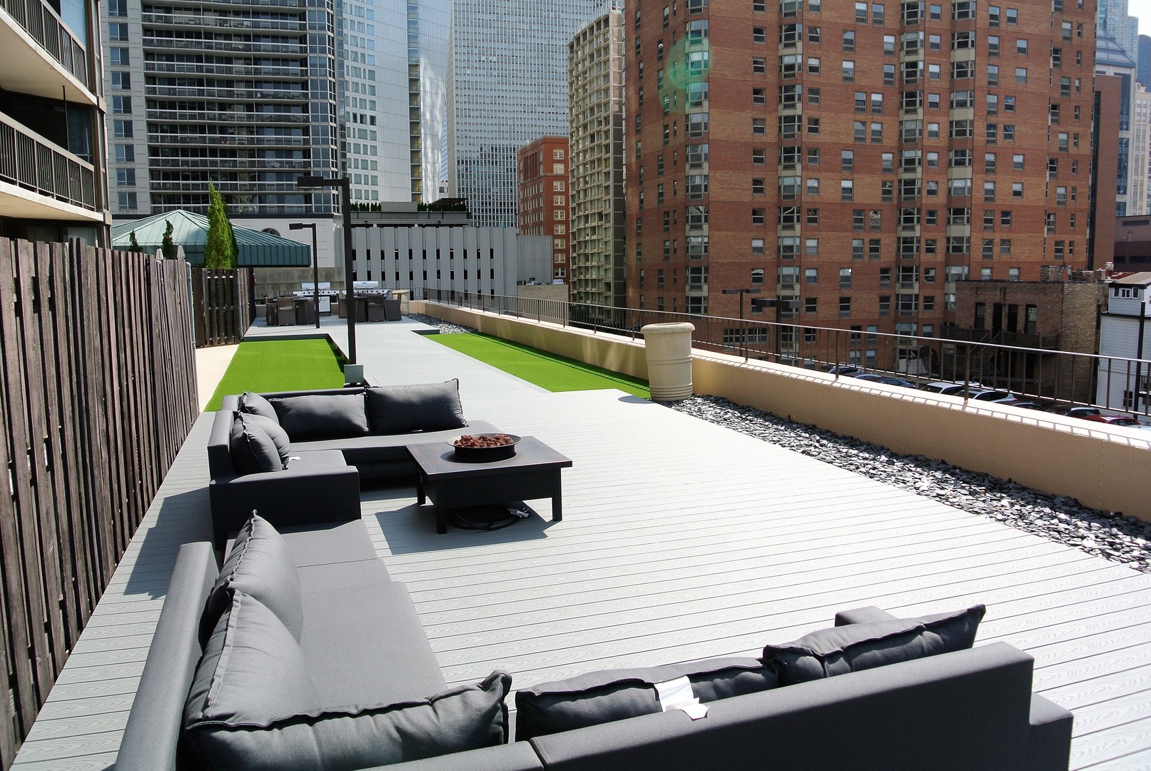 33 West Delaware Place, Unit 7A Chicago, IL 60610 - Photo 31 of 35