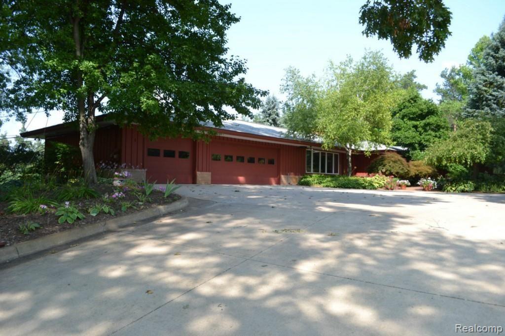 2600 Cullen Road Howell, MI 48855 - Photo 3 of 14 Custom Raised Ranch House