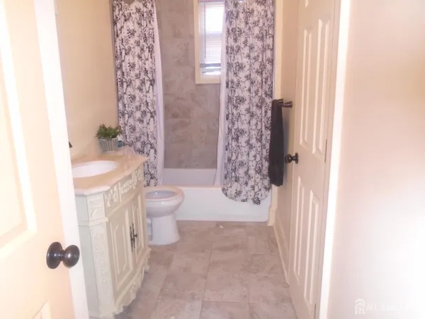 $3,200 | 206 Washington Avenue, Carteret, NJ 07008