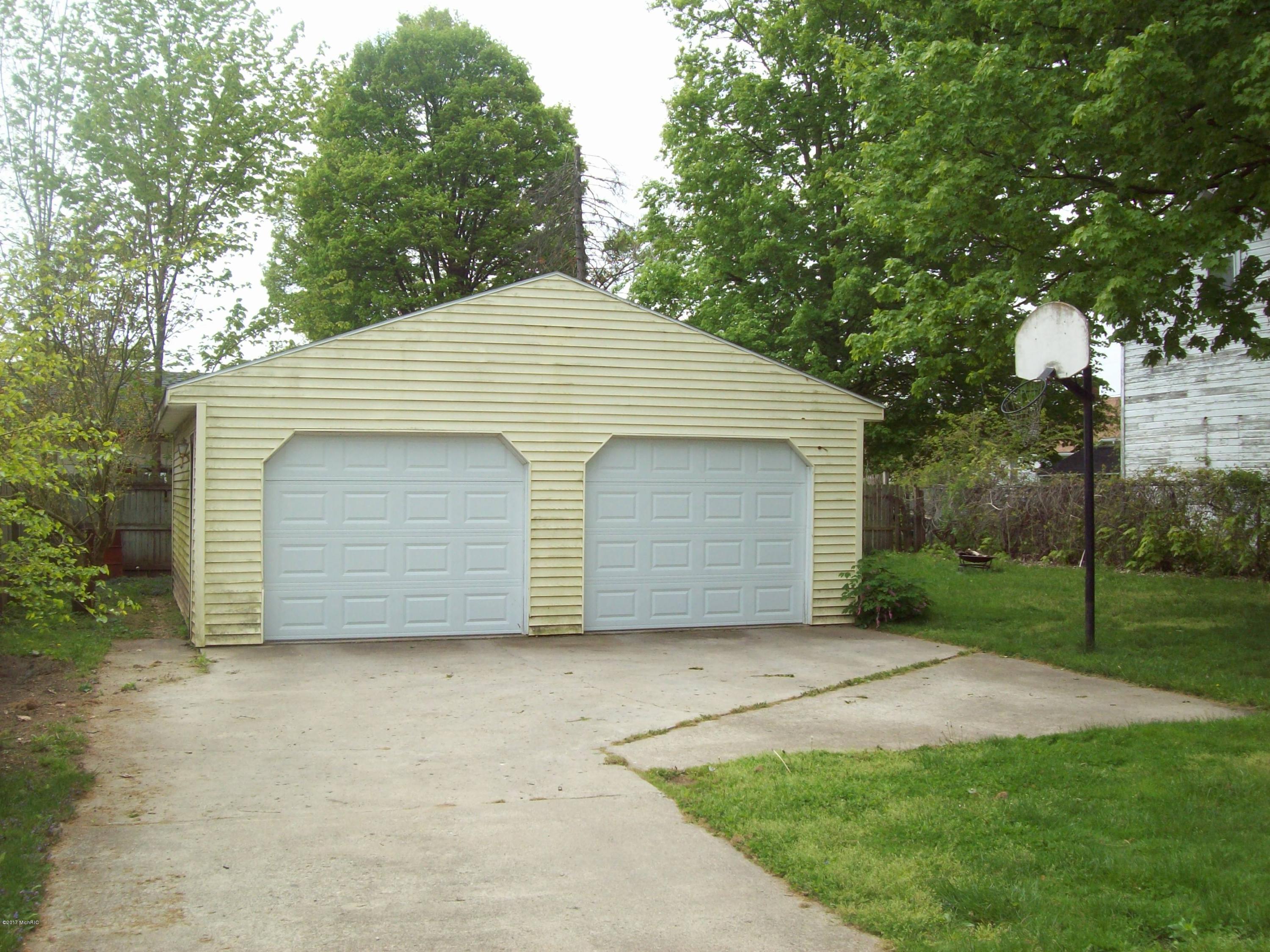 804 French Street Three Rivers, MI 49093 - Photo 3 of 16 french st 003