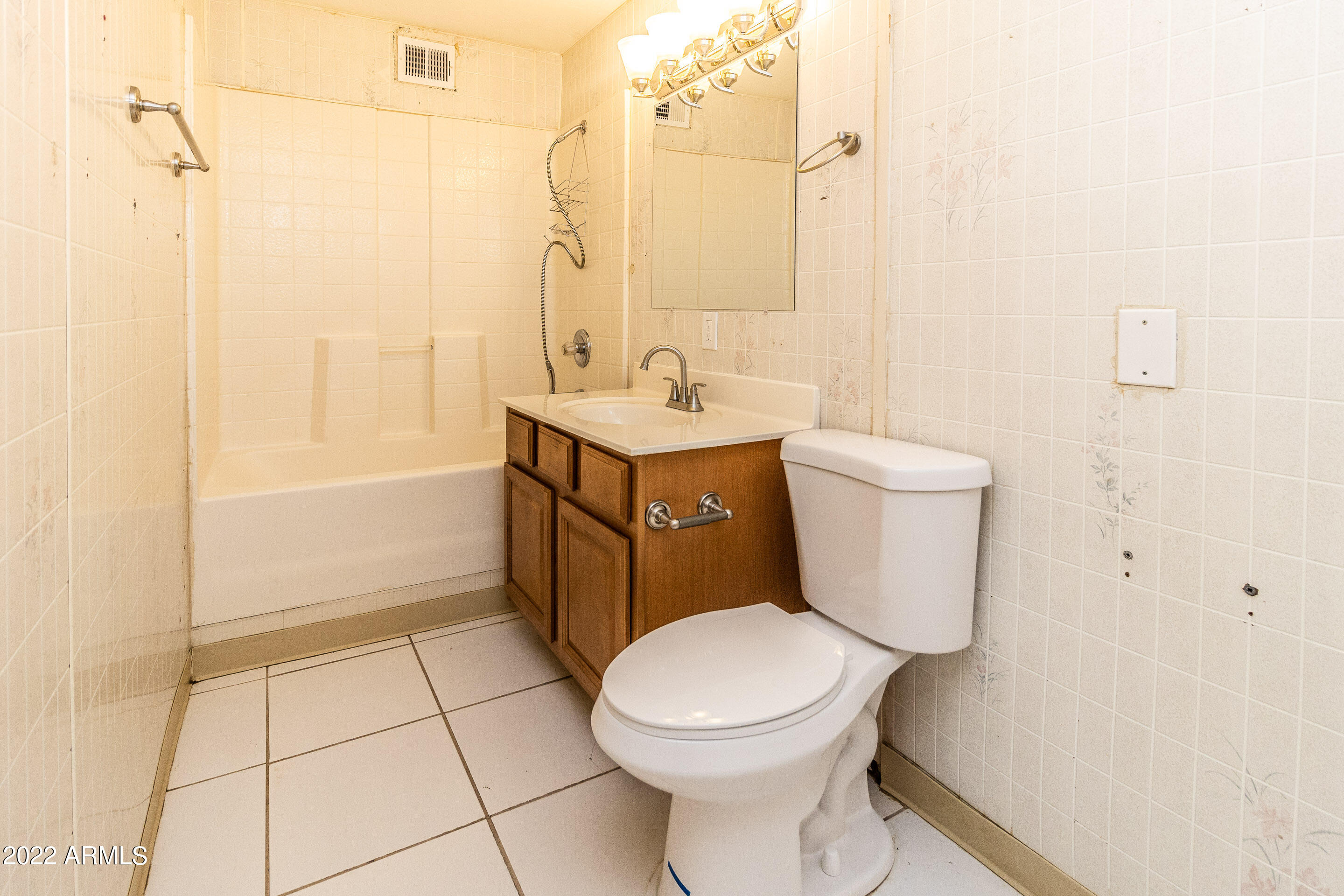 2712 West Griswold Road Phoenix, AZ 85051 - Photo 12 of 23 Griswald Rd-13 - Copy