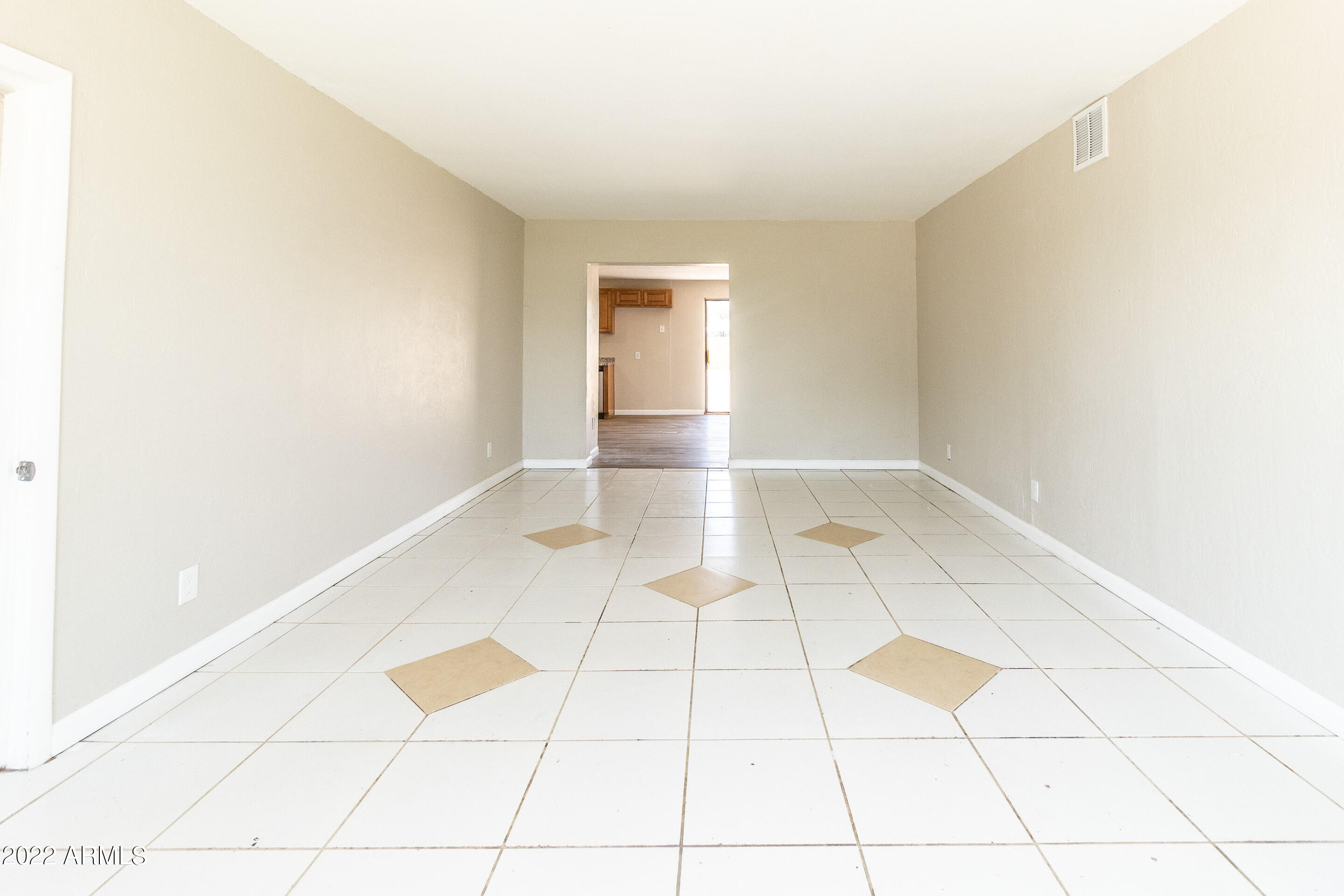 2712 West Griswold Road Phoenix, AZ 85051 - Photo 4 of 23 Griswald Rd-5 - Copy