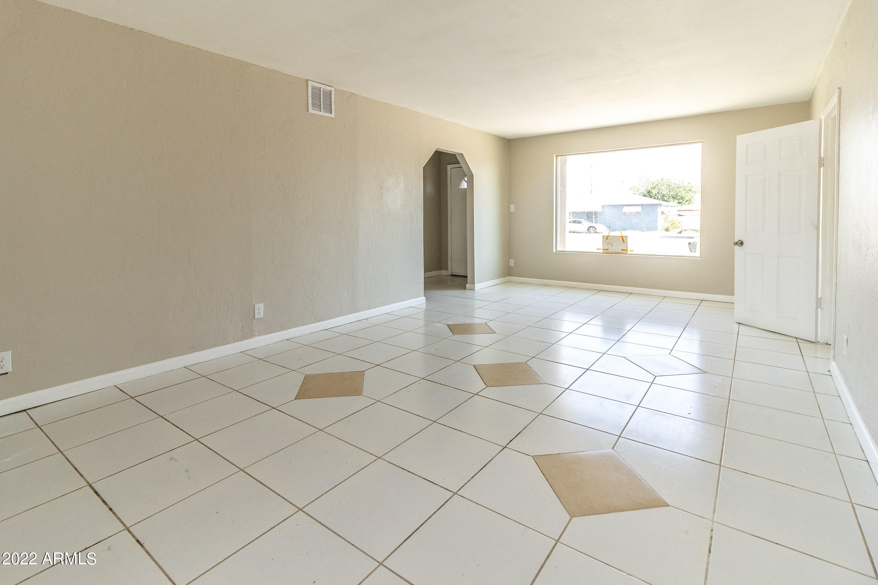 2712 West Griswold Road Phoenix, AZ 85051 - Photo 6 of 23 Griswald Rd-7 - Copy
