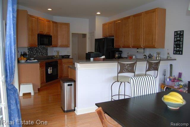 3724 Tremonte Circle, Unit 33 Rochester, MI 48306 - Photo 8 of 24 Kitchen