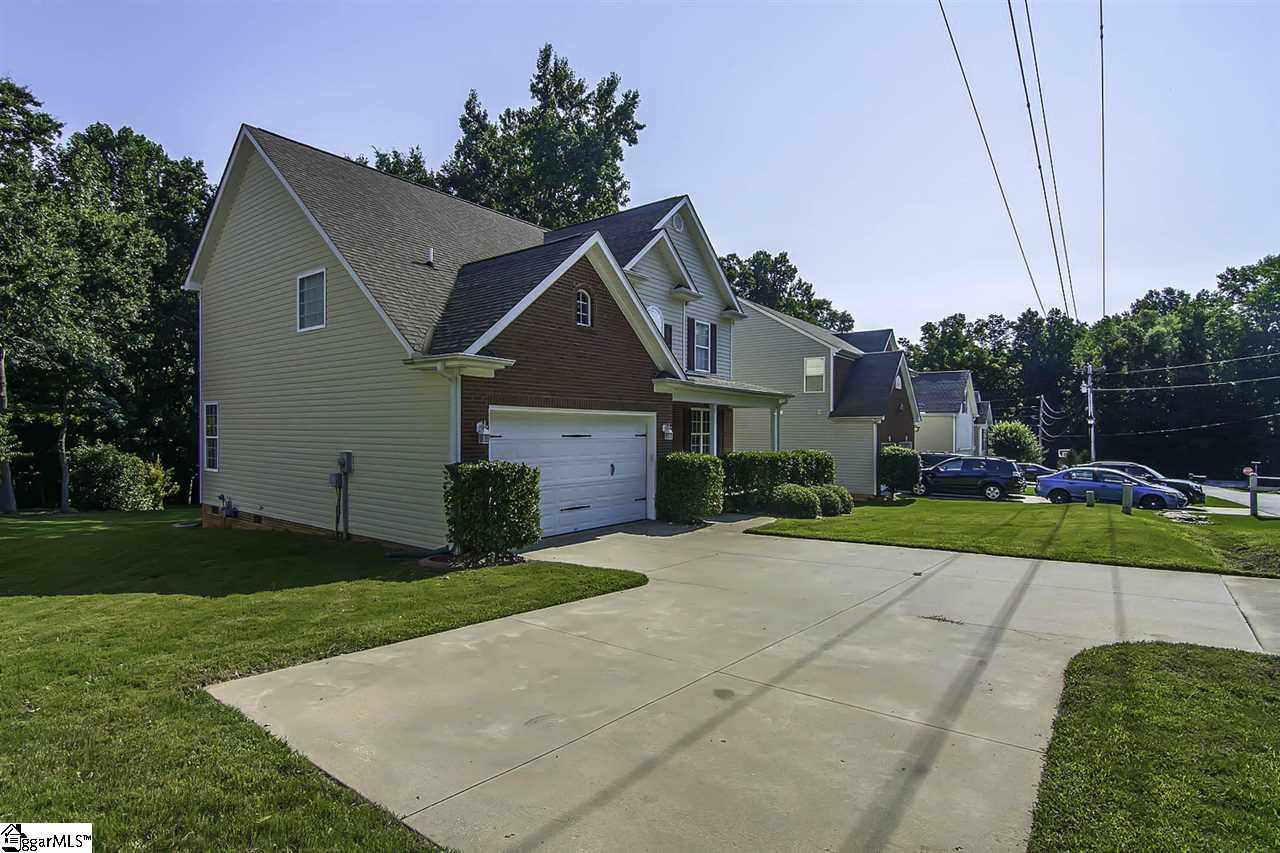 106 Morton Road Simpsonville, SC 29681 - Photo 3 of 36 Gallery Image 3