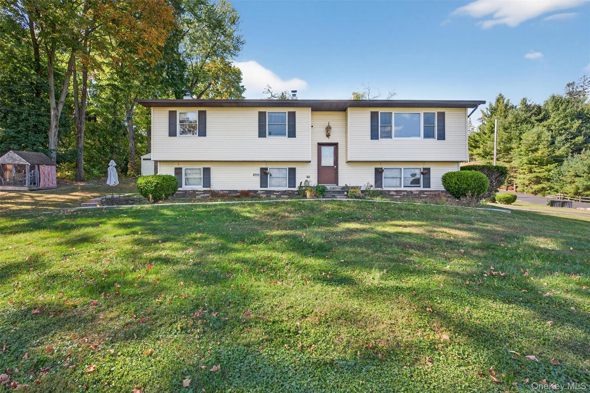 7 Mt Rose Road Marlboro, NY 12542 - Photo 3 of 38