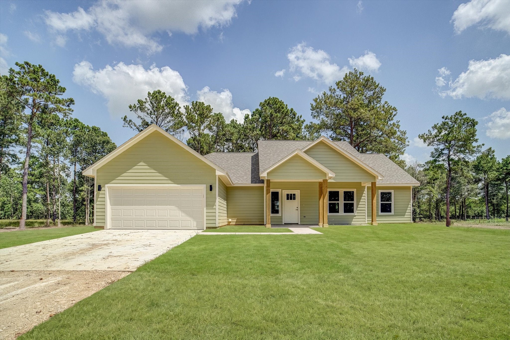 242 Private Road Liberty, TX 77575 - Photo 1 of 40 Front Yard